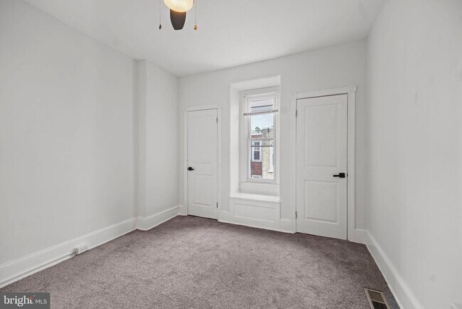 Building Photo - 5527 Catharine St