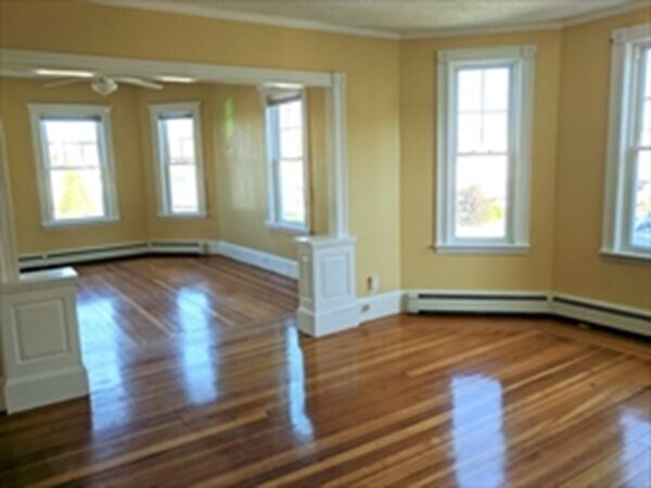 Building Photo - 17 Dunlap St