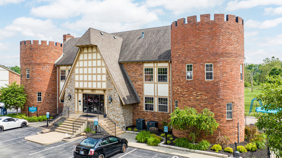 Primary Photo - Abbey Court Apartments