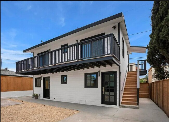 Building Photo - Swift