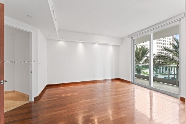 Building Photo - 1331 Brickell Bay Dr