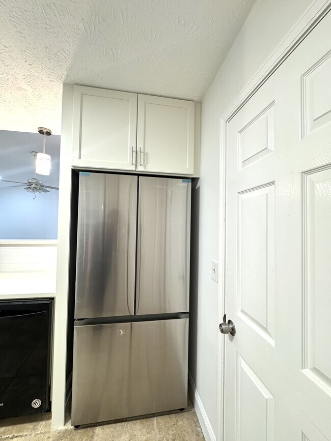 Building Photo - 1116 Venice Cir