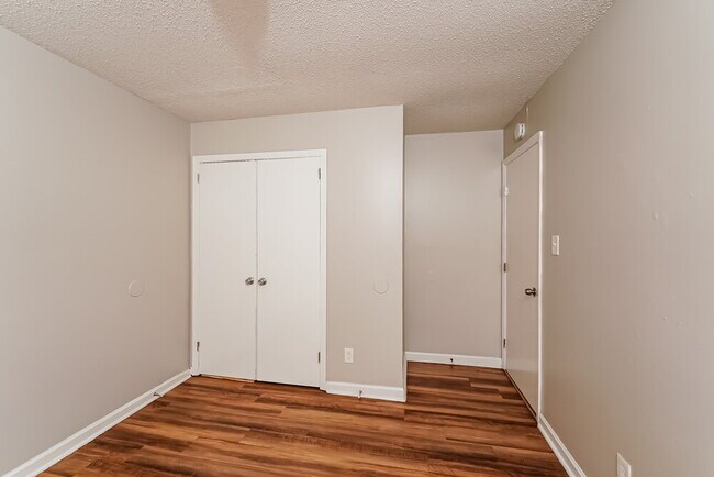 Building Photo - 2538 Martin Cir