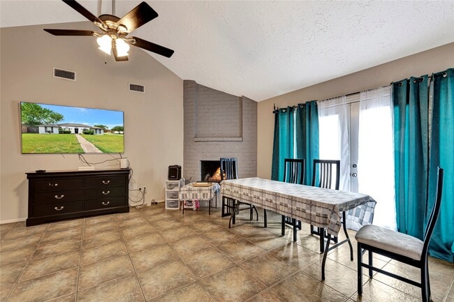 Building Photo - 11718 Scottsdale Dr
