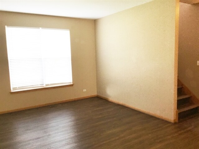 Building Photo - 11S524 Rachael Ct