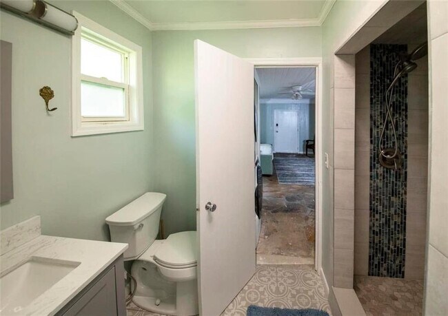 Building Photo - 620 Demere Way