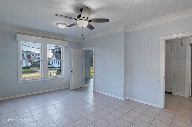 Building Photo - "Charming 3-Bed Oasis with Granite Touches & Hardwood Elegance in Bossier City!"