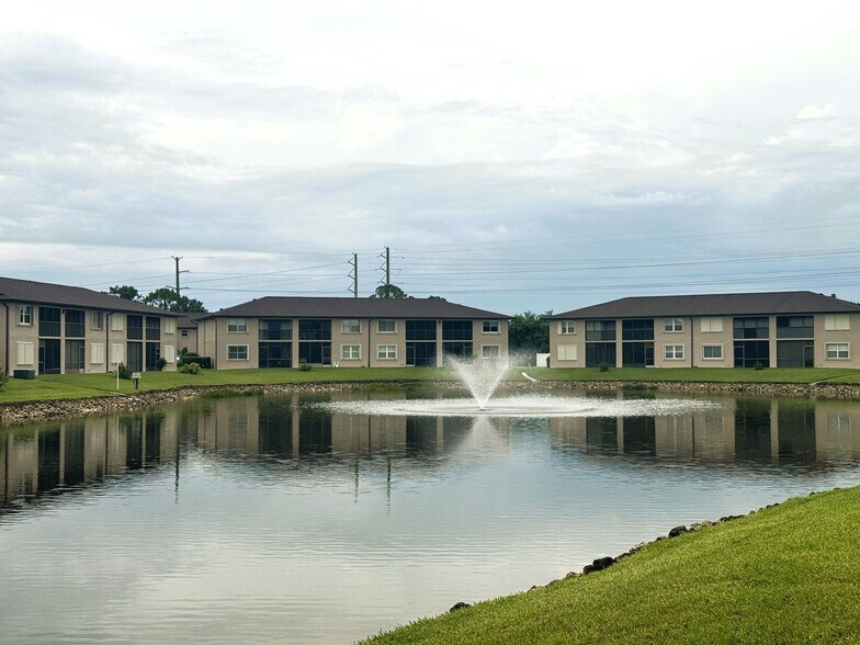 Building Photo - 25100 Sandhill Blvd