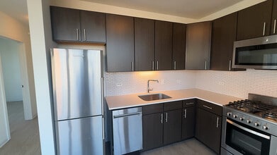 Building Photo - 359 W Superior St