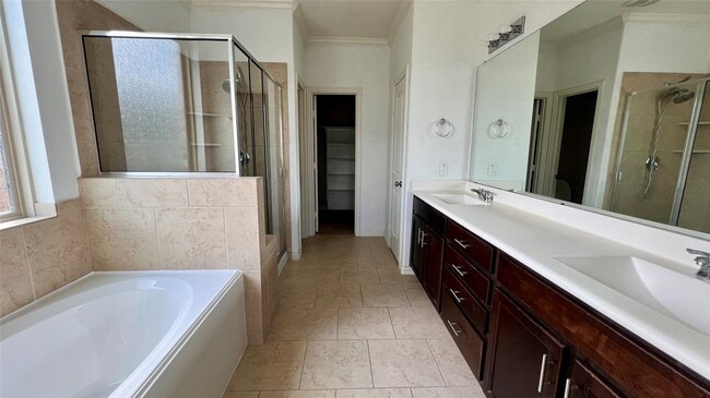 Building Photo - 10831 Wall Fern Way