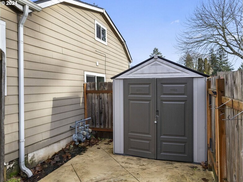 Building Photo - 3610 SE 141st Ave