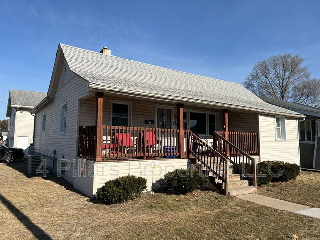 Building Photo - 403 Kenwood St