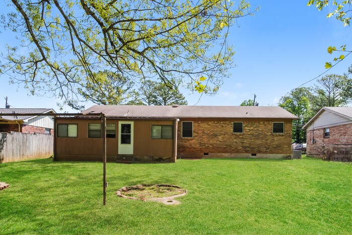Building Photo - 5041 Kyle Ln NW