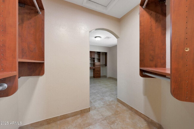 Building Photo - 8830 E Carol Way