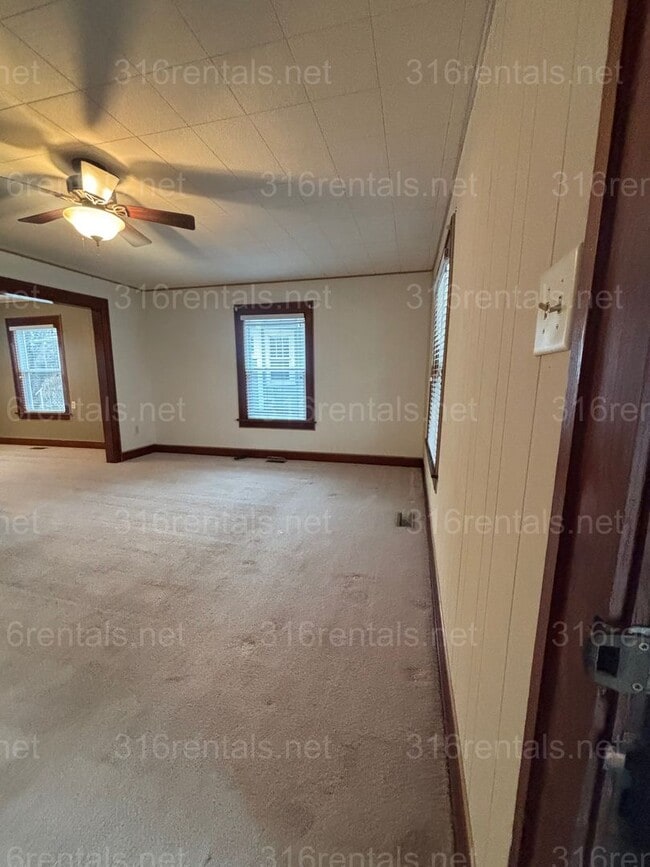 Building Photo - Two bed, Two Bath, fully fenced backyard rental available now!