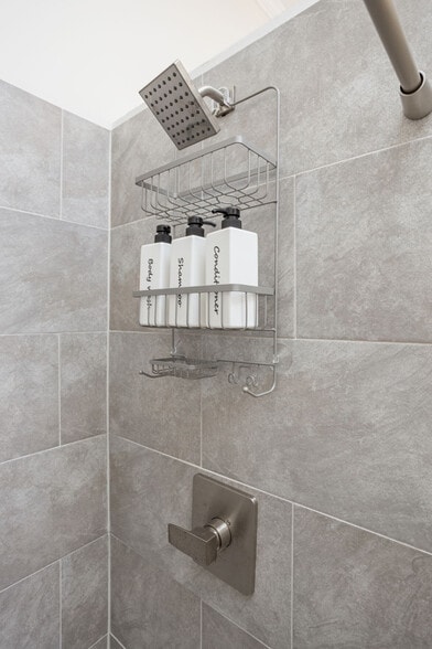 Building Photo - 844 Camp St