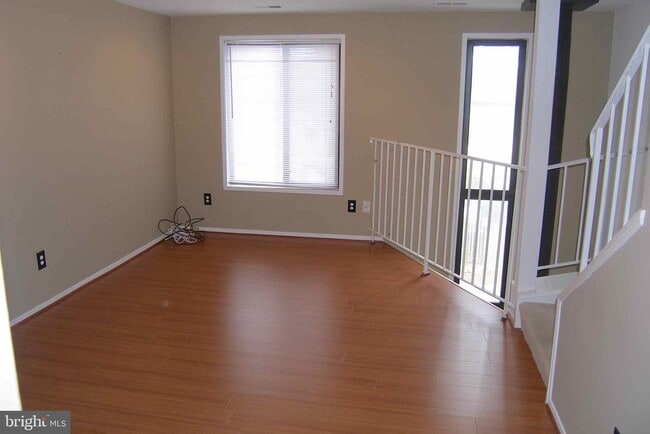 Building Photo - 9633 Brassie Way