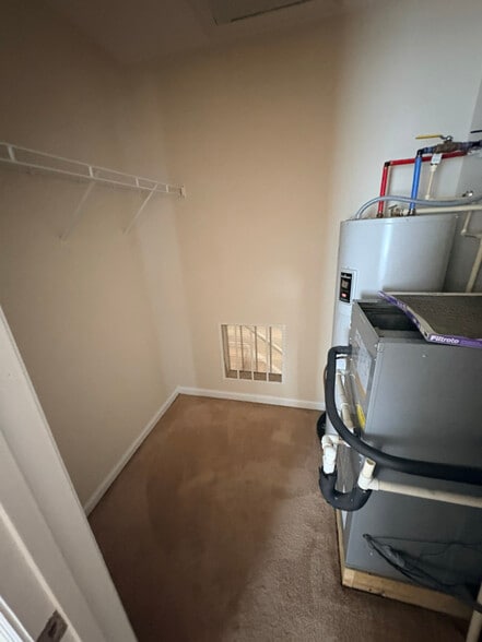 Building Photo - 801 Burcale Rd