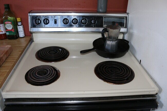 Building Photo - 414 S 12th Ave