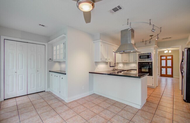 Building Photo - 16209 Wall St