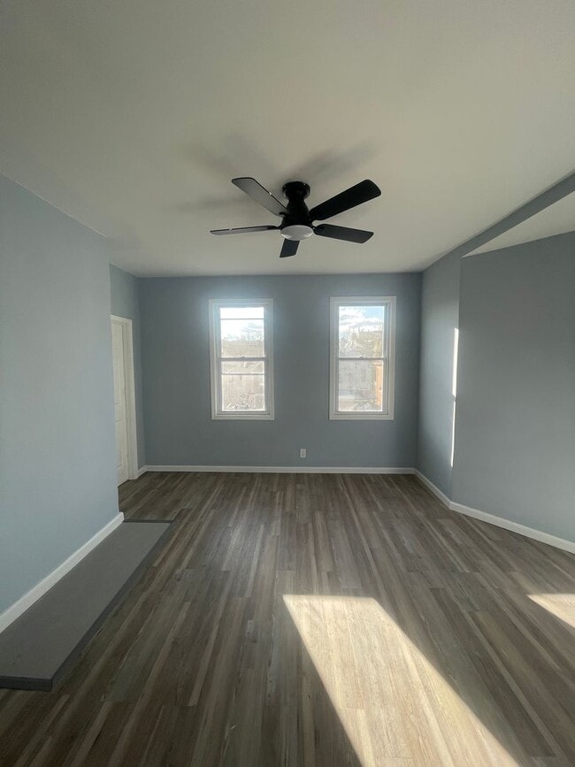 Building Photo - Beautiful 3 bed in Sheraden, move in ready!