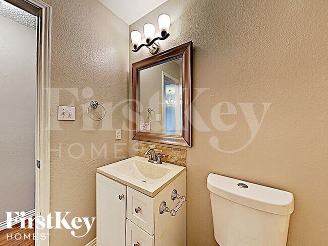 Building Photo - 3955 Cypress Gardens Dr