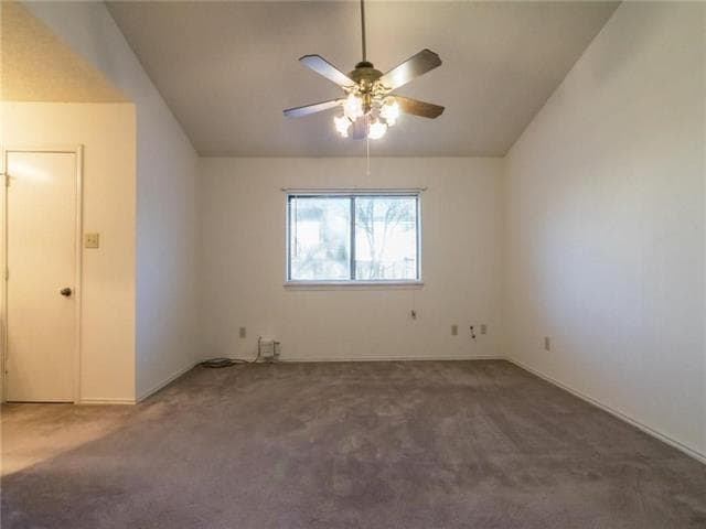 Building Photo - 2121 Country Oaks Dr