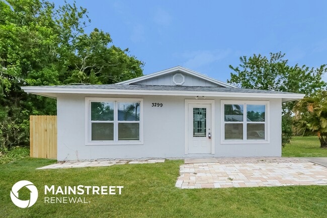 Building Photo - 3299 SE Garden St