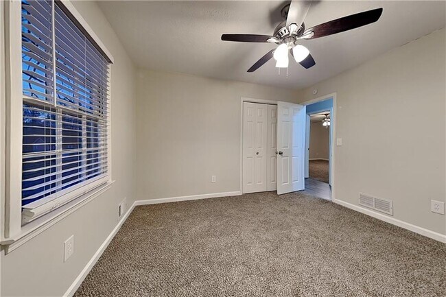 Building Photo - 2210 Grayfield Dr