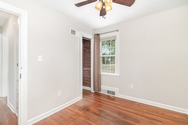 Building Photo - 2 Bed / 1 Bath House - Downtown Historic S...