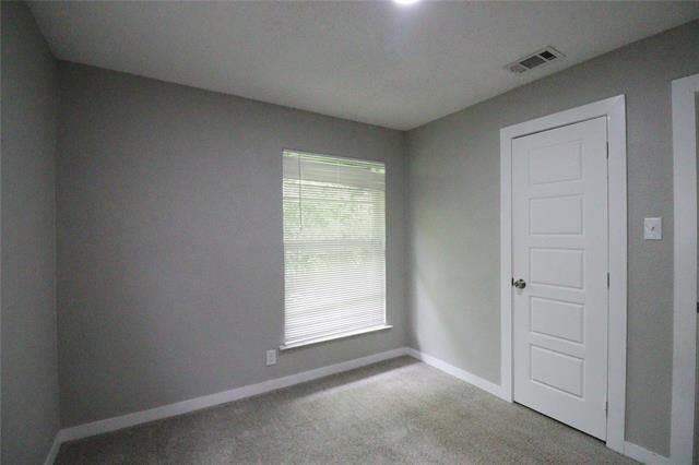 Building Photo - 107 Love St