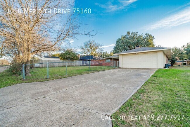 Building Photo - 1010 Meridith Dr