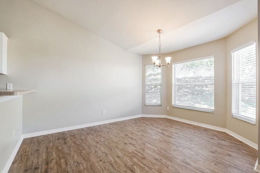 Building Photo - 471 Shady Creek Ln