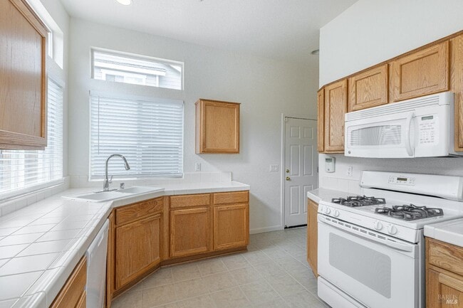 Building Photo - 201 Spur Ridge Ln