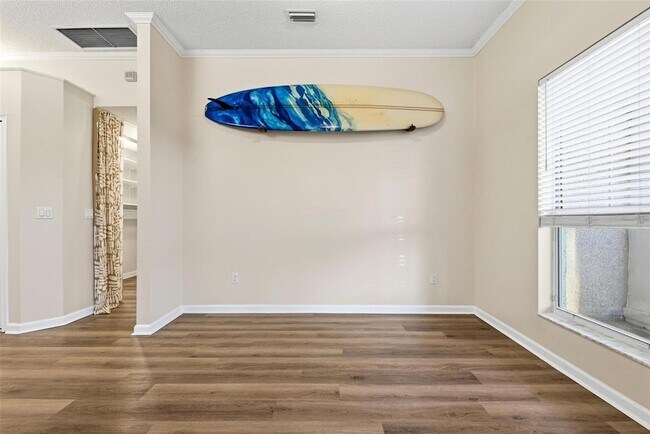 Building Photo - 7 Deerwood St