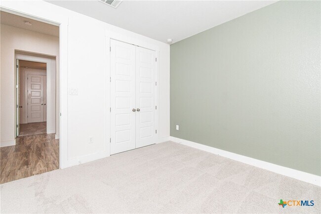 Building Photo - 308 Saturnia Dr