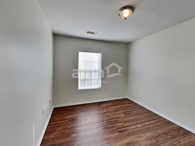 Building Photo - 4400 Kiddle Ln