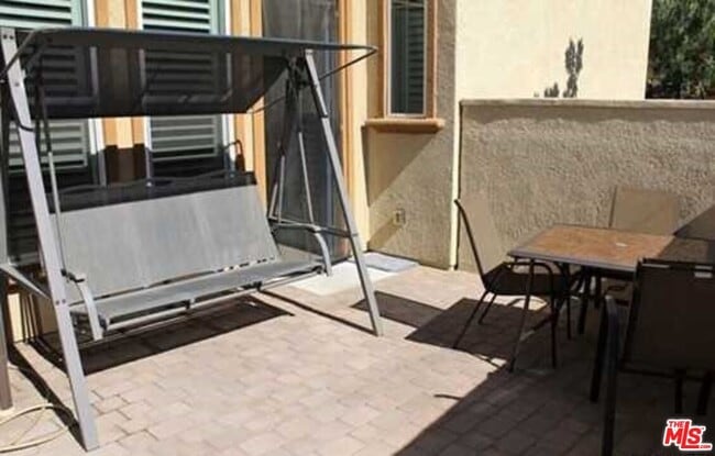 Building Photo - 20329 Paseo Los Arcos