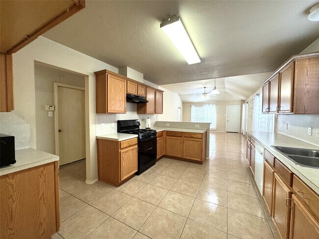 Building Photo - 9110 Regents Cove Ct