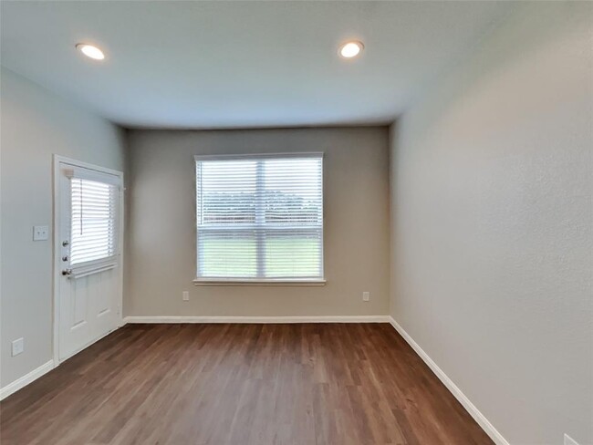 Building Photo - 7523 Merrylands Dr