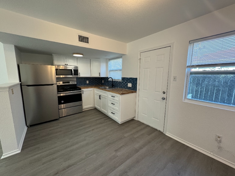 Building Photo - 2902 Sweeney Ln