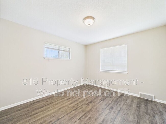 Building Photo - 8038 Campbell St