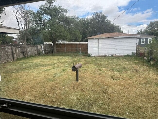 Building Photo - 4409 S Travis St