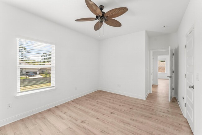 Building Photo - 25 Krewe Cir