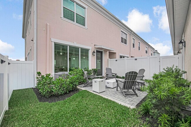 Building Photo - 930 SW Pr Ave