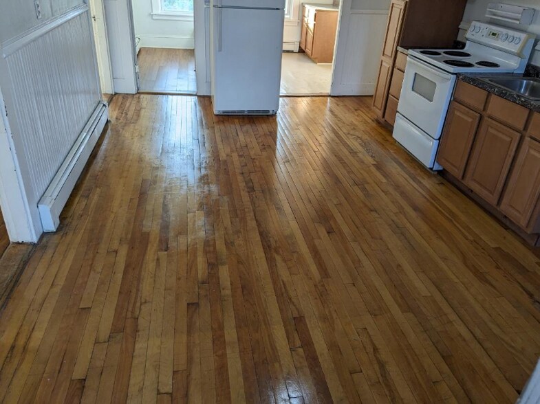 Building Photo - 174 Blanchard St