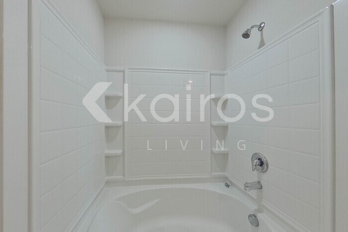 Building Photo - 304 Common Reed Dr