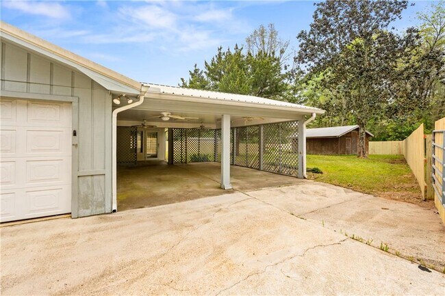 Building Photo - 11297 Old Moffat Rd