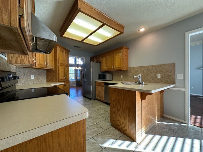 Building Photo - Gorgeous Brick Home for Rent! - 3 Bedroom, 2 Bath, 2 Car garage - 1,797 sf