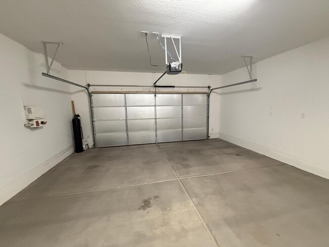 Building Photo - 14220 W Buckskin Trl